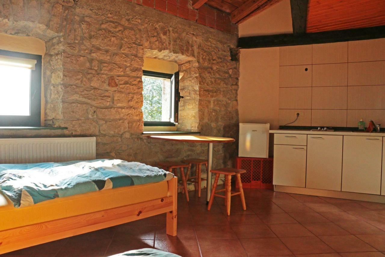 Stonehouse Appartement Nova Gorica Buitenkant foto